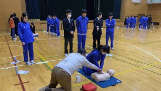 【高校２年生】救急救命講習が行われました