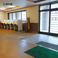 寮玄関