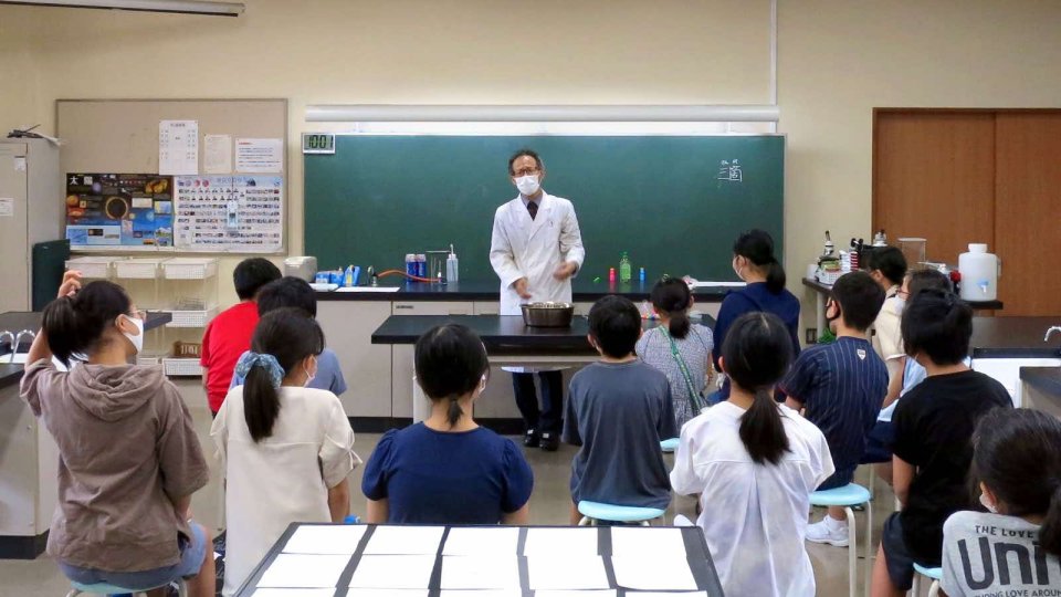 ワクワク理科実験教室も開幕