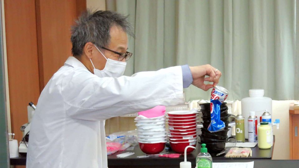 ペシャンコに潰れた空缶