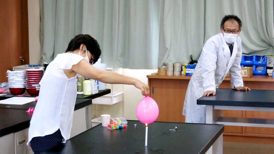 炎で割れない風船