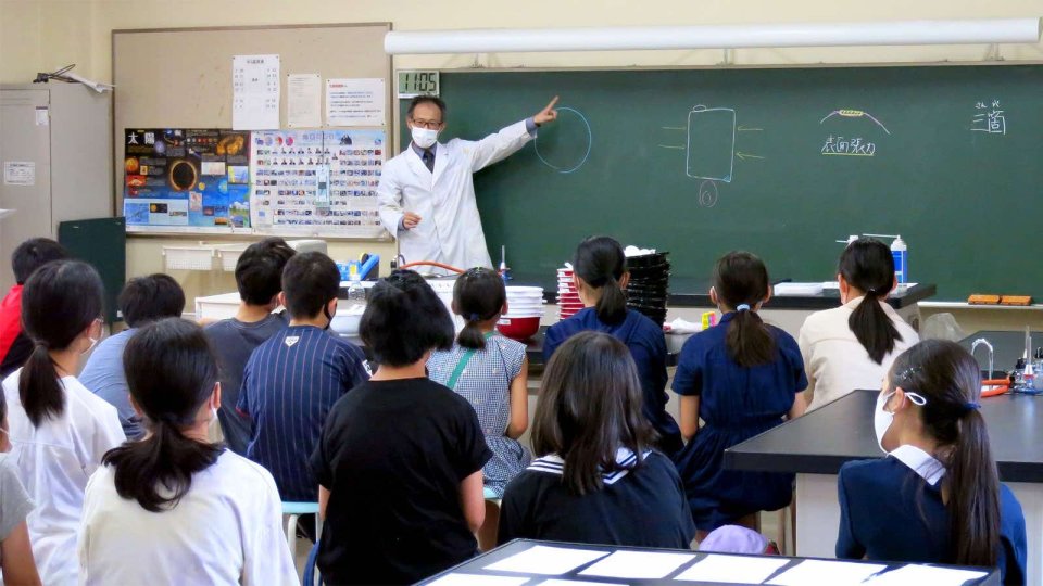説明会後の保護者の方も一緒に