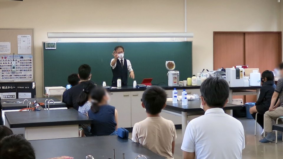 生徒にファン多数の三箇先生