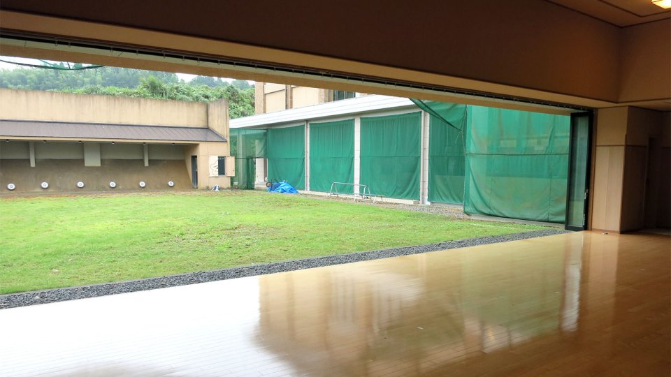 本校自慢の本格弓道場