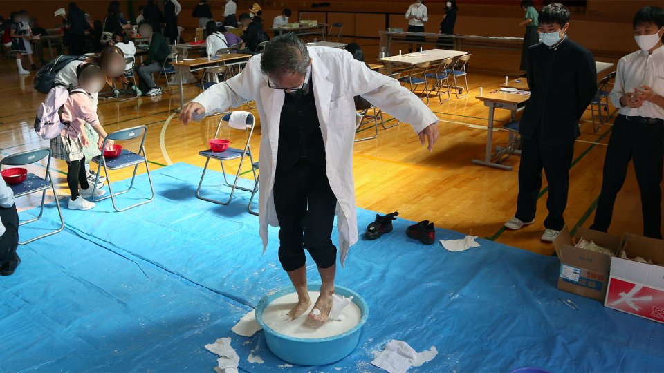君も忍者に！片栗粉忍法 水上歩行の術 科学屋台#3