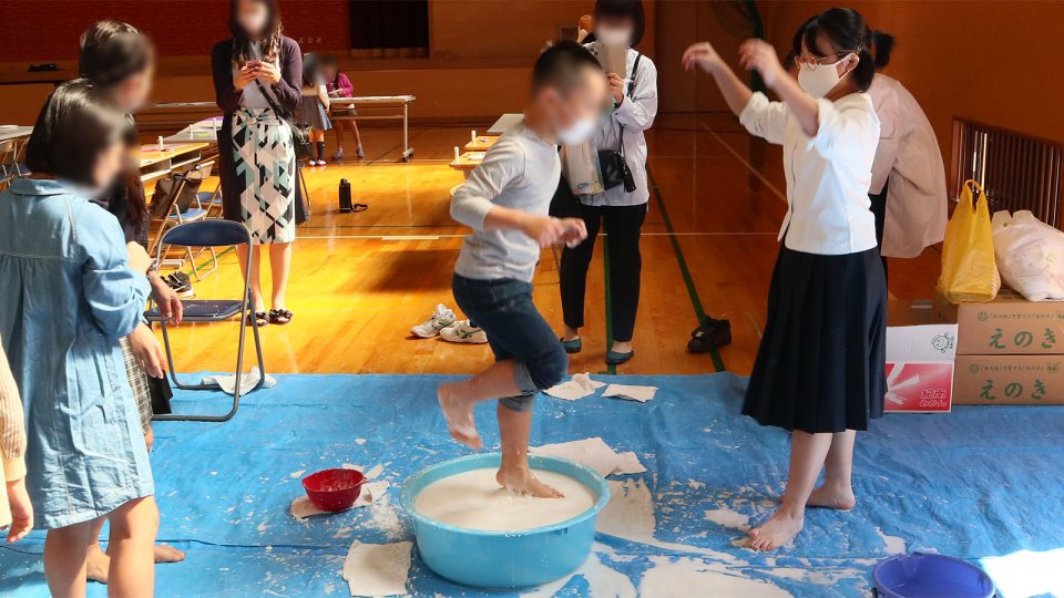 華麗に水上歩行の男の子