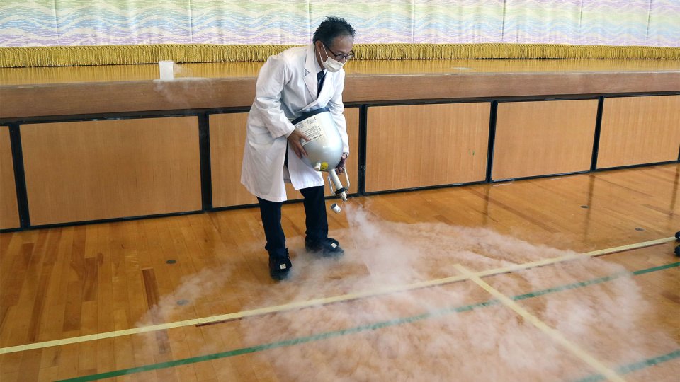 液体窒素を床に撒くと？