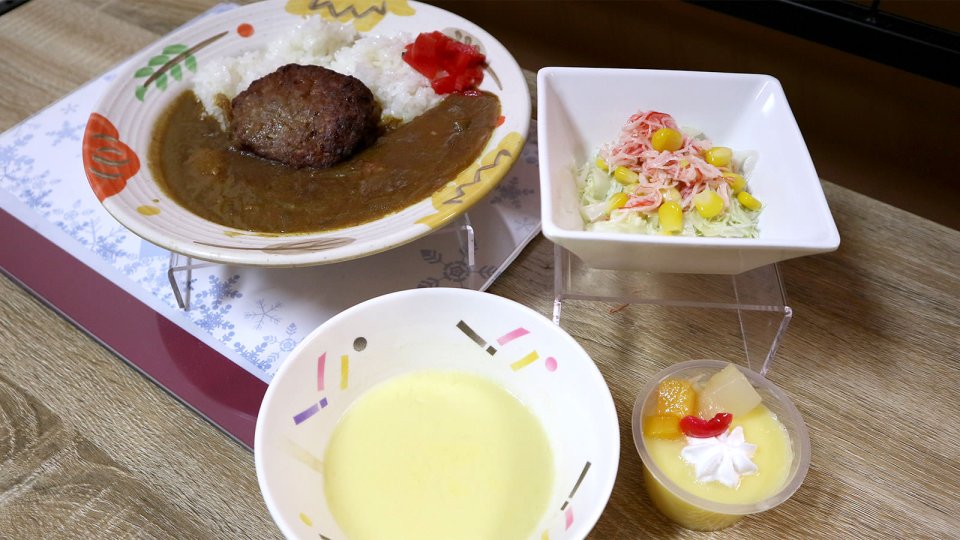 安定の人気メニュー ハンバーグカレー