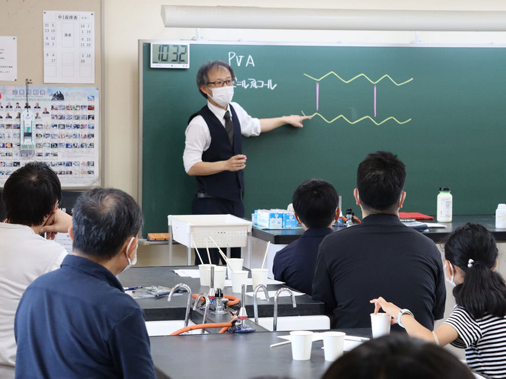 7月24日(日)に自由研究対策講座・自由工作体験教室を実施しました。