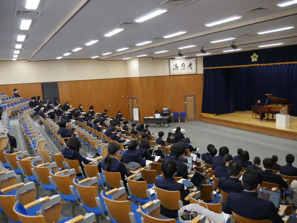 【中学校】音楽特別鑑賞授業が行われました(※追加写真あり)