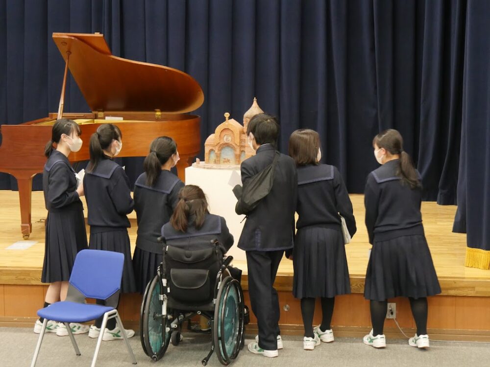 【中学校】音楽特別鑑賞授業が行われました(※追加写真あり)