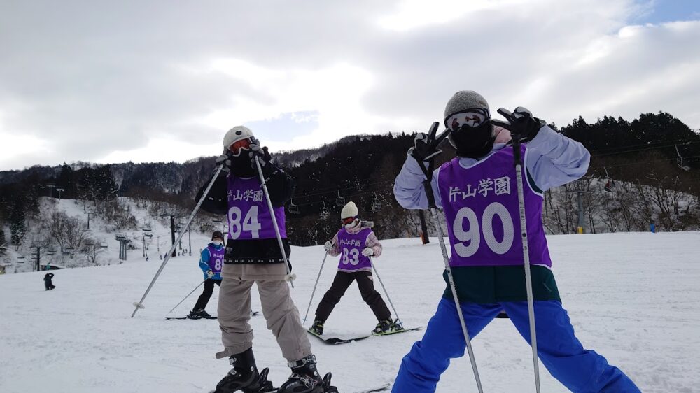 【中学校1・2年生】スキー学習に行ってきました