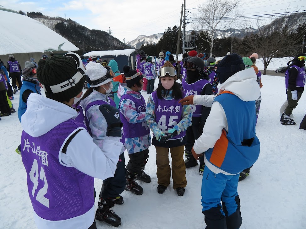 【中学校1・2年生】スキー学習に行ってきました