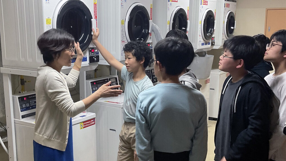鍵付きの有料乾燥機付き洗濯機